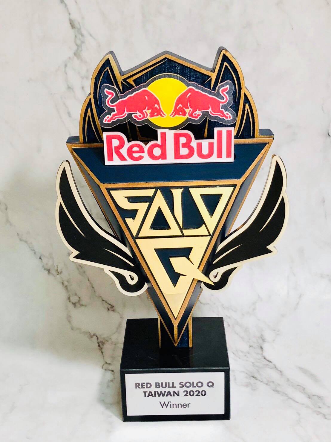 RedBull SOLO Q 電競比賽 - 客製化獎盃 - 2025 文洋獎盃 119774023 243120730416447 2105028386128203948 n - 2025 文洋獎盃