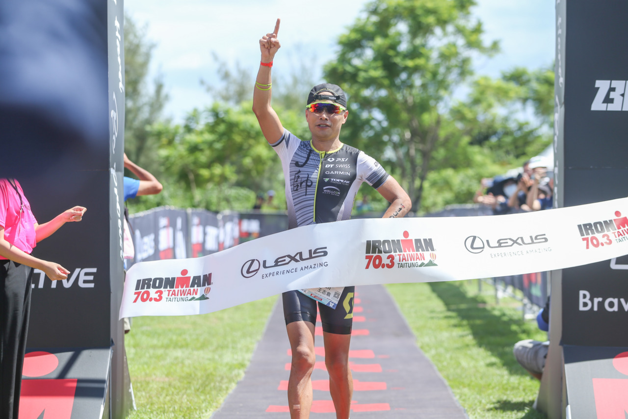 IRONMAN&GIRLS 台東國際鐵人賽-壓克力獎盃 - 2025 文洋獎盃 004 - 2025 文洋獎盃