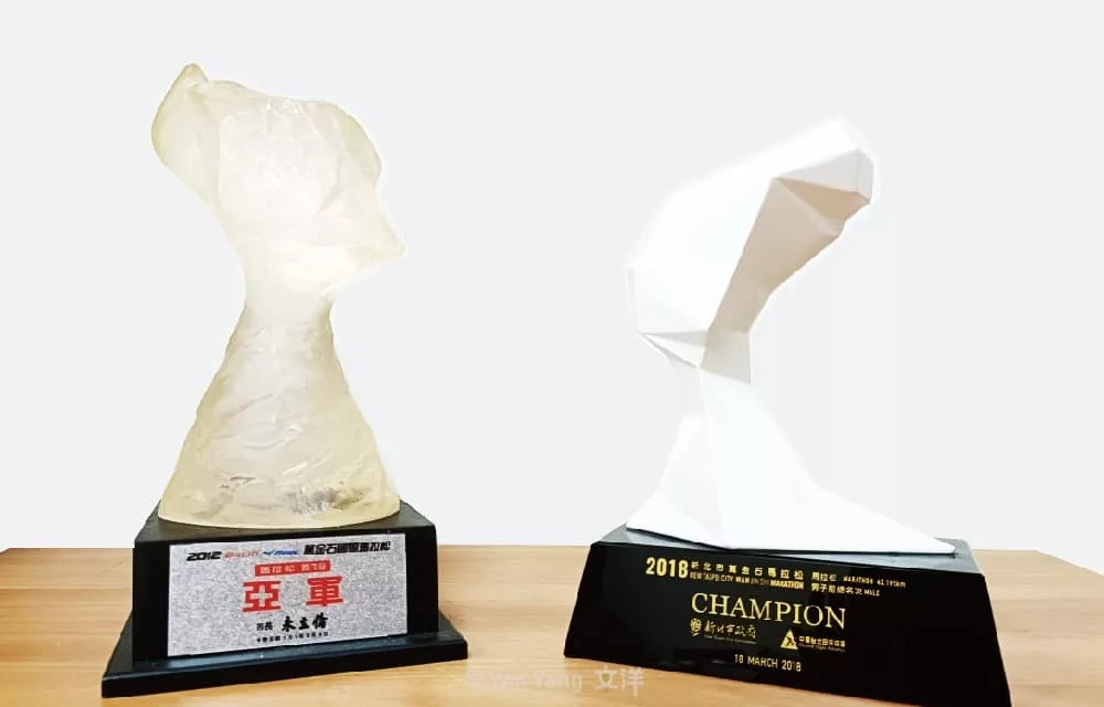 歷屆萬金石女王頭獎盃
