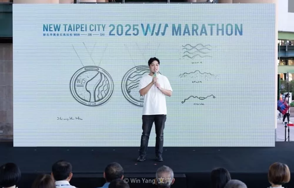 許向罕設計師替2025萬金石馬拉松設計獎盃講牌